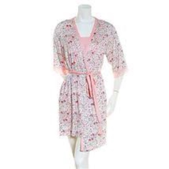 Jessica Simpson Other - NWOT Jessica Simpson Floral Print Robe Set